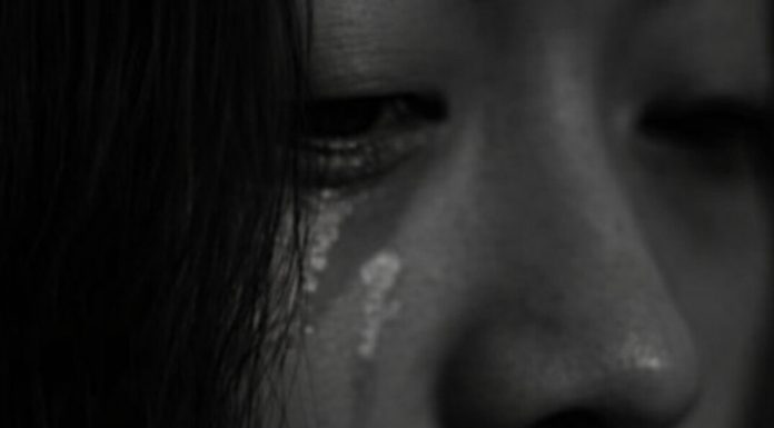 OVAKO IZGLEDA ŽENA KOJA JE NESRETNA U BRAKU: 10 signala koji se vide na kilometar OVAKO IZGLEDA ŽENA KOJA JE NESRETNA U BRAKU: 10 signala koji se vide na kilometar - featured image