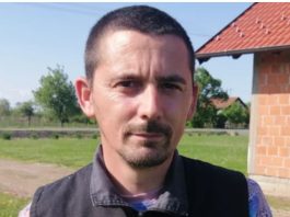 Ovaj Bosanac zbog svog imena hit na Balkanu: Pop nije hteo da mu krsti decu kad je čuo kako se zove, policija mu prašta prekršaje, tek da vidite imena braće