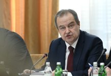 “NEMA VIŠE LENČARENJA, NEMA VIŠE NADE” Ivica Dačić izašao iz bolnice, posljednje dane želi provesti sa najbližim: Vučić objavio sliku, h0dajući mrtvac.. Dačić skinut sa respiratora - content image