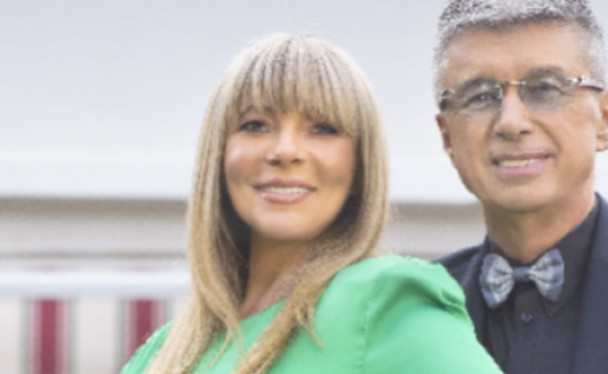 SUZANA 0čajna tek sad progovorila: Ne mogu više da šutim, vratiIa sam se u raspaIu kucu od roditelja, borila sam se, ali nije i ništa ostavio i djeca su me istjerala “Vratila sam se u trosnu kućicu svojih roditelja, nisam znala da je pred smrt sve ostavio DRUGOJ ŽENI” SUZANA 0čajna, otkrila sve detalje života sa Sašom - featured image