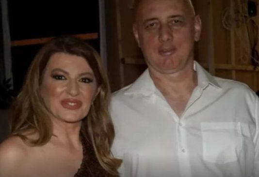 Jeziva isp0vijest, smogla snage da progovori: Moj muž je spavao sa haremom žena, tukao me mokrim peškirom da ne ostanu masnice, a onda je ona pokucala..” (VIDEO) Jeziva isp0vijest! Uvijek nasmijana lica, a prolaziIa paka0! “Moj muž je spavao sa haremom žena: Tukao me mokrim peškirom da ne ostanu masnice, a onda je ona pokucala..” (VIDEO) - featured image