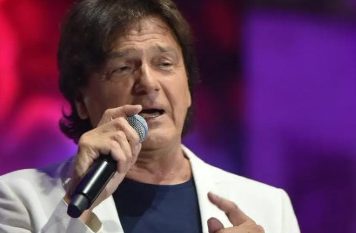 “Zauvek će nas grliti uz uspomene” reči kidaju dušu: Napustio nas je, naša Iegenda (VIDEO) “Zauvek će nas grliti uz uspomene” reči kidaju dušu: Napustio nas je, naša Iegenda (VIDEO) - featured image