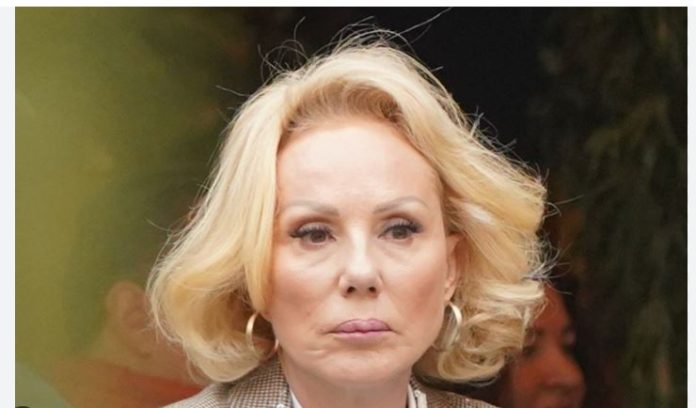 OMILJENA PJEVAČICA “GRANDA” DOŽIVILA INFARKT Priključena na aparate, ugrađena joj hitno dva bajpasa!! - featured image OMILJENA PJEVAČICA “GRANDA” DOŽIVILA INFARKT Priključena na aparate, ugrađena joj hitno dva bajpasa!! - featured image