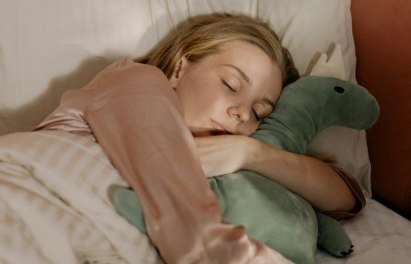 Od babe je čula za trik sa jastukom, sada spava kao beba: Vrlo je jednostavno, isprobajte još večeras Od babe je čula za trik sa jastukom, sada spava kao beba: Vrlo je jednostavno, isprobajte još večeras - featured image