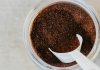 Ljudi bi u lipnju trebali posipati talog kafe kraj prozora: Rješava veliki problem Ljudi bi u lipnju trebali posipati talog kafe kraj prozora: Rješava veliki problem - featured image