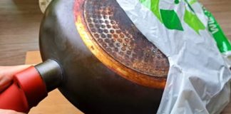 Kako uz pomoć obične vrećice i kućnih sastojaka sačuvati staru tavu od zagorjelih naslaga Kako uz pomoć obične vrećice i kućnih sastojaka sačuvati staru tavu od zagorjelih naslaga - featured image