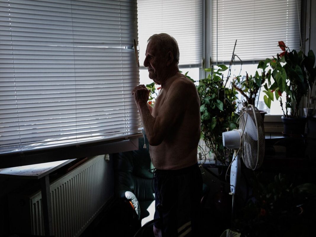 Da li treba otvarati ili zatvarati prozore na +40? Svi prave istu grešku, jedna navika više prži kuću od sunca - featured image Da li treba otvarati ili zatvarati prozore na +40? Svi prave istu grešku, jedna navika više prži kuću od sunca - featured image